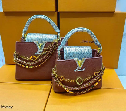 LV
27 cm 150 dhs💓
 20 cm 130 dhs💓
with box
🎁🎁🎁

Zain143
♥️♥️♥️