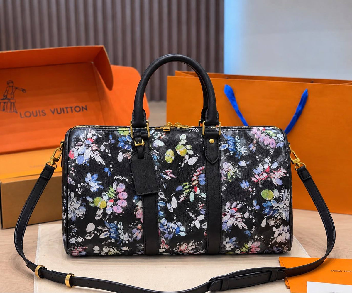 LV

TRAVLLING BAG 
NEW DESIGN 

MASTER QUALITY
285 dhs🇦🇪🇦🇪

Zain295
Zain39
♥️♥️♥️