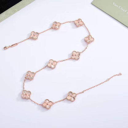 NECKLACE 
VCA MASTER✨💫
115 DHS✅
 WITH BOX AND PAPER BAG🛍️🎁

Zain89
♥️♥️♥️