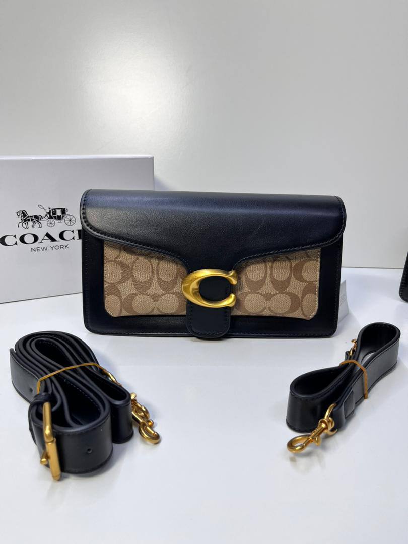 Coach
95 dhs❣️

with box
🎁🎁🎁

size 26×7×14cm

Zain213
♥️♥️♥️