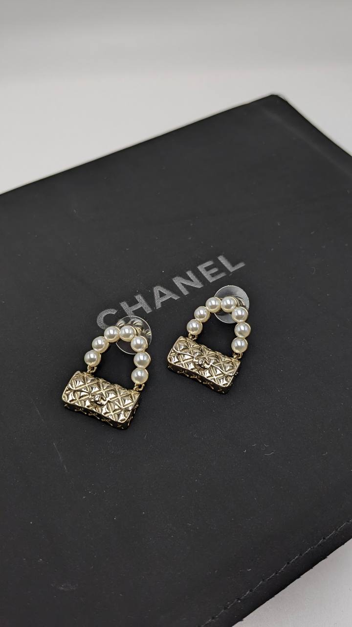 Earring Chanel
75 dhs🇦🇪

Zain210
♥️♥️♥️