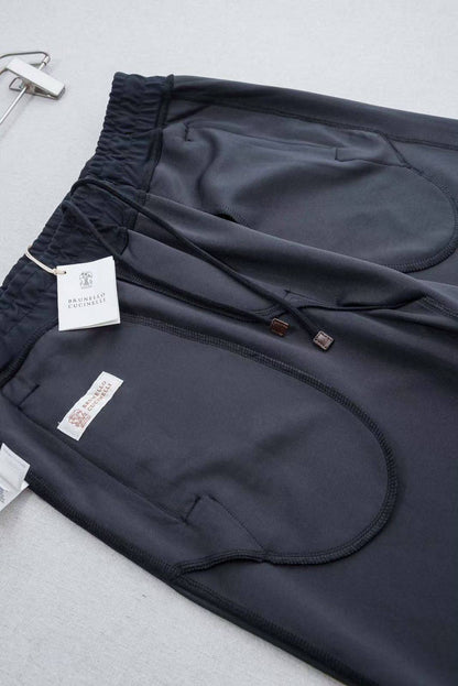 BRUNELLO CUCINELLI
Men’s Short
Master Quality 
SMLXLXXL 
320 dhs✅

Zain276
♥️♥️♥️