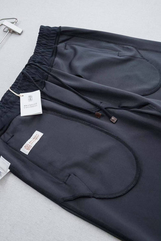 BRUNELLO CUCINELLI
Men’s Short
Master Quality 
SMLXLXXL 
320 dhs✅

Zain276
♥️♥️♥️