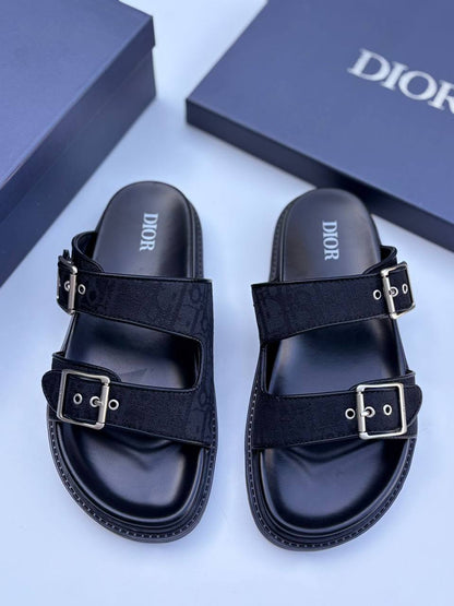Dior men 
120 dhs💓
Size 40-45

Zain30
♥️♥️♥️