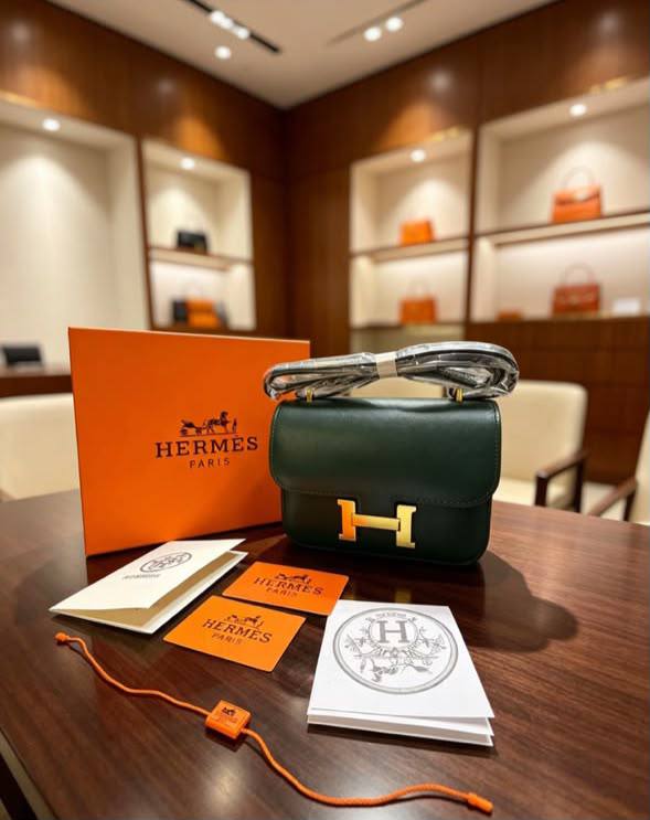 Hermes

Have box

110 dhs🇦🇪🇦🇪
Size：19cm

Zain07
♥️♥️♥️