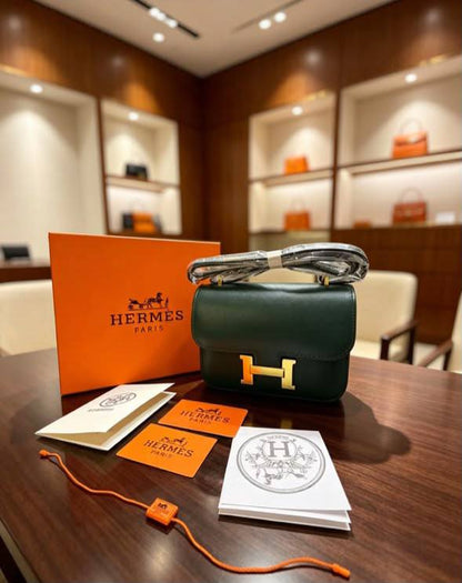 Hermes

Have box

110 dhs🇦🇪🇦🇪
Size：19cm

Zain07
♥️♥️♥️