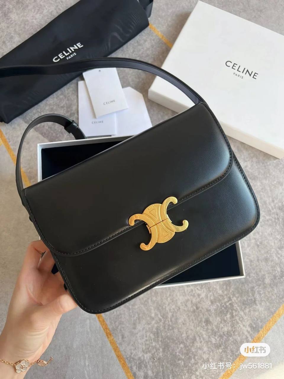CELINE
Master
300 dhs🪙🌨️
#23cm❤️🥳
#with box❤️❤️

Zain228
♥️♥️♥️