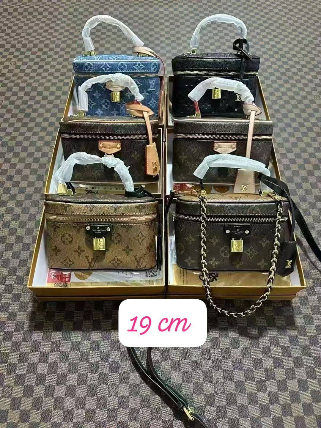 LV
with box
100 dhs✅

Zain143
♥️♥️♥️