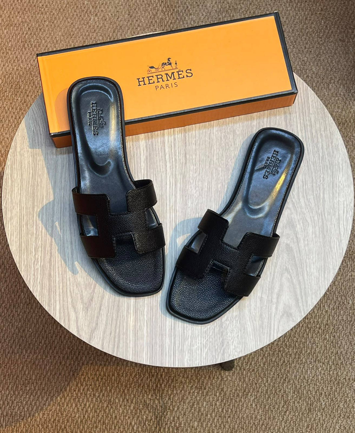 Hermes

36 to 41
75 dhs🇦🇪🇦🇪

Zain236
♥️♥️♥️