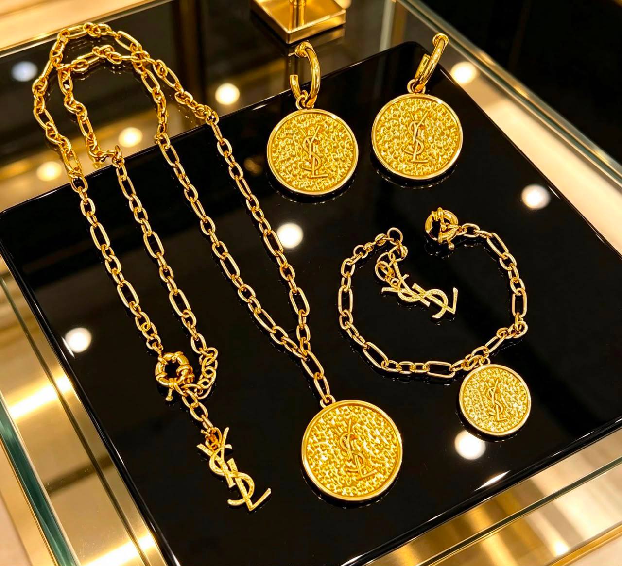 YSL set
Necklace 
Earrings 
Bracelet 
Master quality 💐

*160* AED normal box 📦

Zain48
♥️♥️♥️
