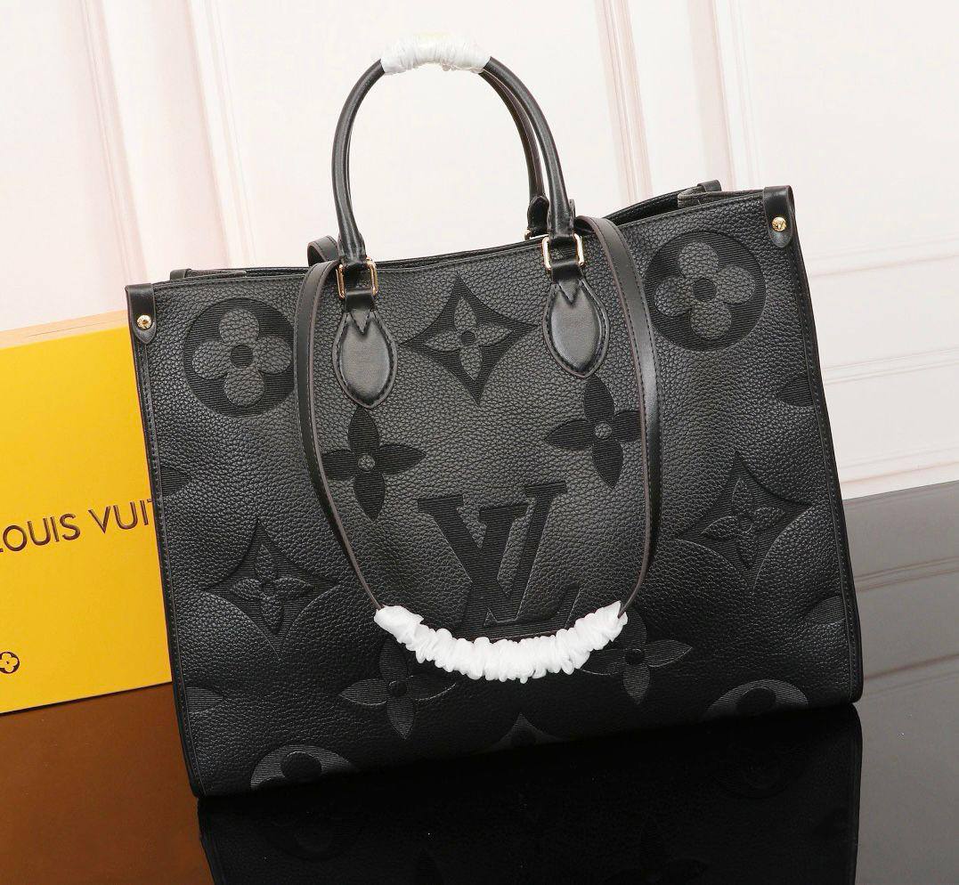 LV
ONTHEGO NEW CAME GOOD QUALITY 
105 dhs👑
Size:41cm

Zain39
♥️♥️♥️