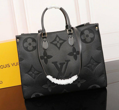 LV
ONTHEGO NEW CAME GOOD QUALITY 
105 dhs👑
Size:41cm

Zain39
♥️♥️♥️