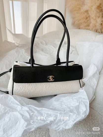Chanel 💕💕
Master🌺🌺
30cm🫶🏼🫶🏼 
320 dhs✅

Zain297
♥️♥️♥️