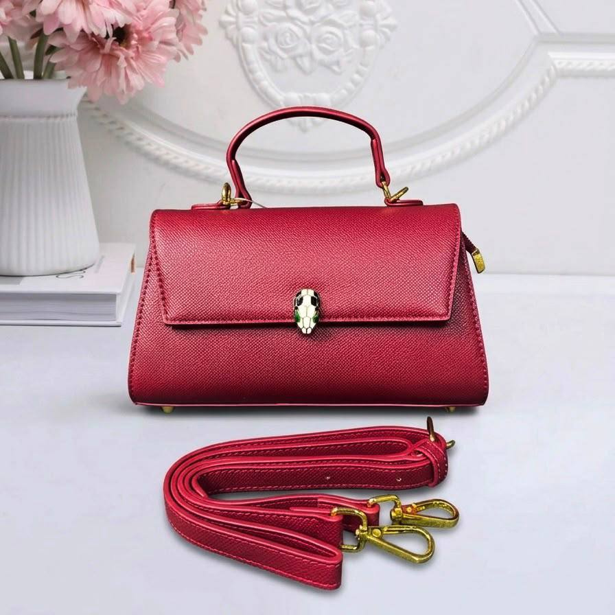 Bvlgari
High quality 
With box 
110 dhs🇦🇪🇦🇪

Zain136
♥️♥️♥️