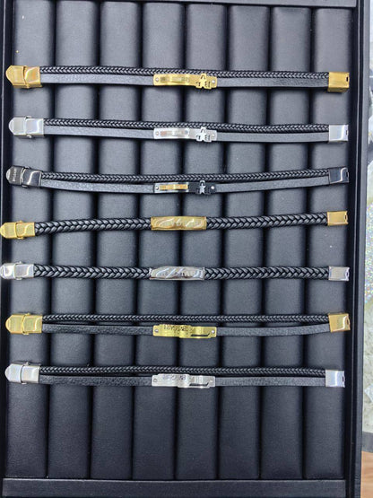 MEN BRACELET

45 dhs💓

WITH BOX AND PAPER BAG🎁🛍️
🎁🎁🎁

Zain89
♥️♥️♥️