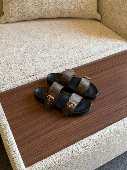LOUIS VIITTON

SuperMaster Quality 💯
430 dhs🇦🇪🇦🇪

Size: 36-41💥

Zain171
♥️♥️♥️
