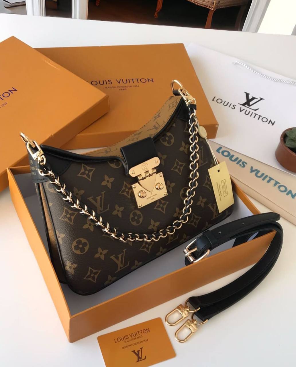 LV
ᴛᴡɪɴɴʏ MM ᴍᴏɴᴏɢʀᴀᴍ
ɢᴏʟᴅ ʜᴀʀᴅᴡᴀʀᴇ
sʜᴏᴜʟᴅᴇʀ sʟɪɴɢ ʙᴀɢ
sɪᴢᴇ : 27 cm

ᴡɪᴛʜ BOX
🎁🎁🎁

115 dhs✅

Zain31
♥️♥️♥️
