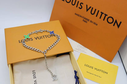 LV 
Master Bracelet 

90 dhs🪙🌨️

Zain32
♥️♥️♥️