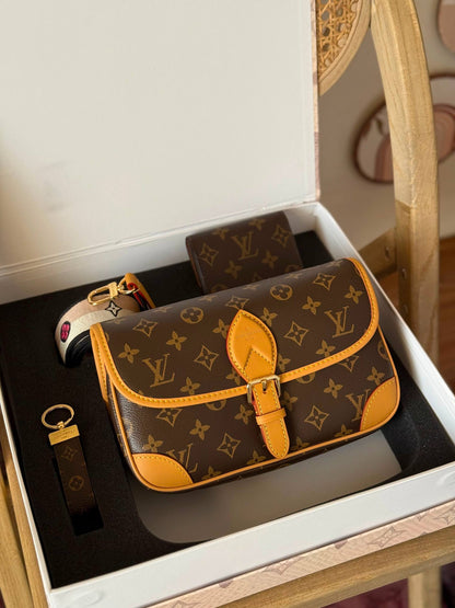 LV
24cm
450 dhs🇦🇪🇦🇪

FULL SETGIFT BOX
MASTER QUALITY
With box

Zain167
♥️♥️♥️