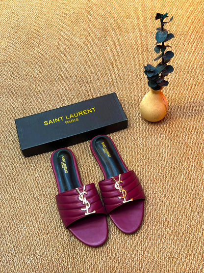 Slippers
75 dhs✅
Size 36-41

Zain236
♥️♥️♥️