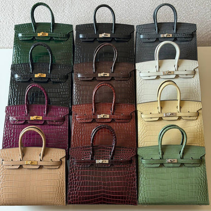 Hermes
Birkin croc 25cm💕master quality😍with box❤️
750 dhs✅

Zain52
♥️♥️♥️