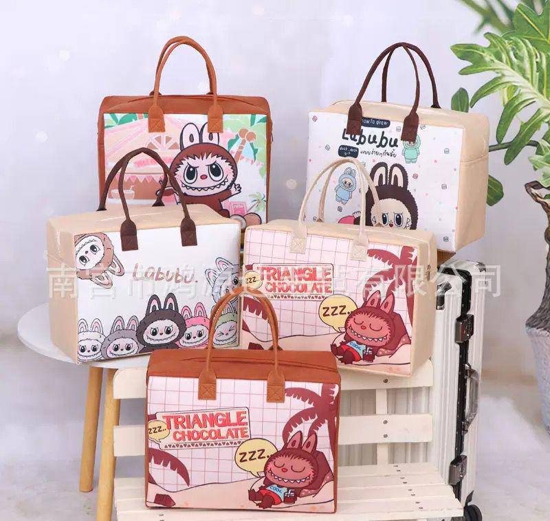 🍭Labubu Travel bag
Good quality

Size : 40 * 30 * 20  cm
20 dhs🇦🇪

Zain115 
♥️♥️♥️