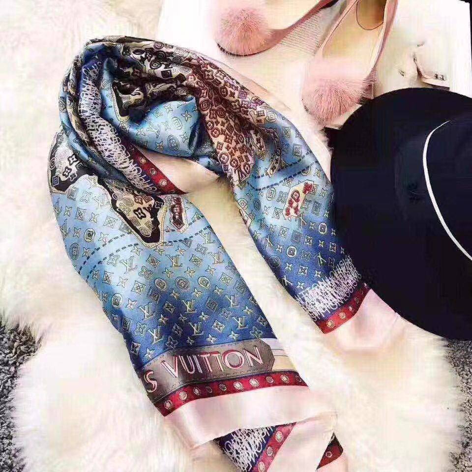 Silk scarf 
40 dhs✅

Zain93
♥️♥️♥️