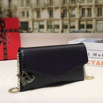 CH

90 dhs🪙💕

Size: 22×13

with box
🎁🎁🎁

Zain07
♥️♥️♥️