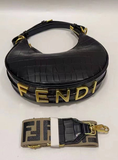 Fendi
Best quality

With box’s
🎁🎁🎁

115 dhs✅
size 24cm

Zain158
♥️♥️♥️