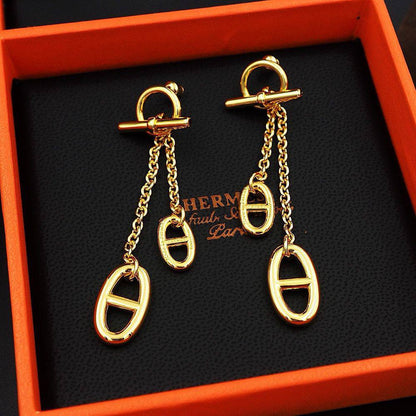 Hermes ❤️‍🔥*
Earring 🐦‍🔥
Master quality 💯
With normal boxes 🗃️ 
55 dhs👑
With master box 📦 
70 dhs👑

Zain216
♥️♥️♥️