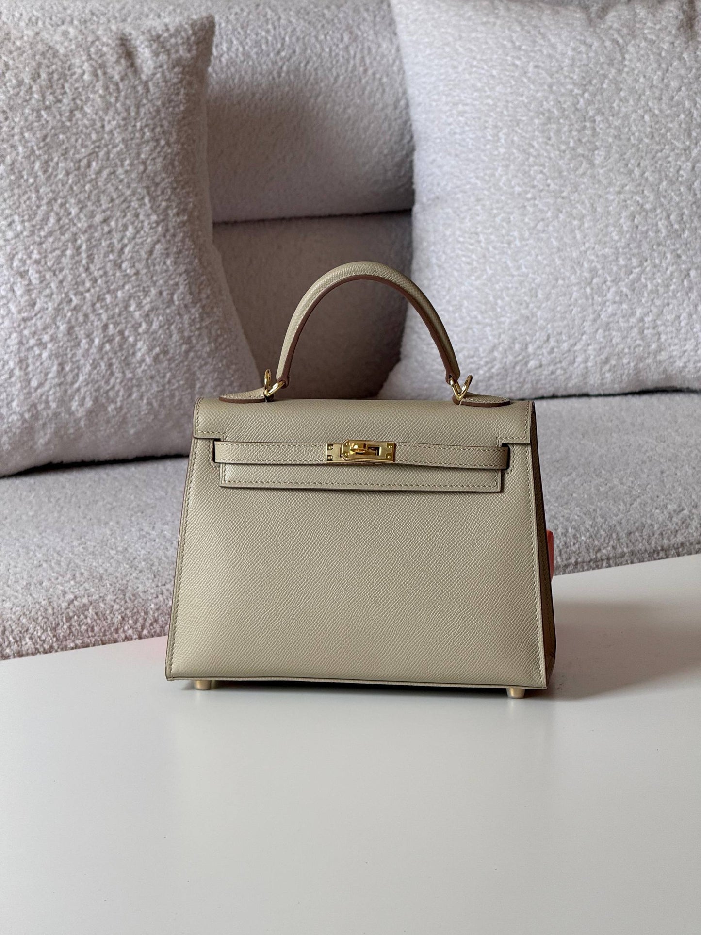 Hermes kelly 25cm💕master quality😍

with box❤️
🎁🎁🎁

380 dhs🪙🌨️

Zain52
♥️♥️♥️