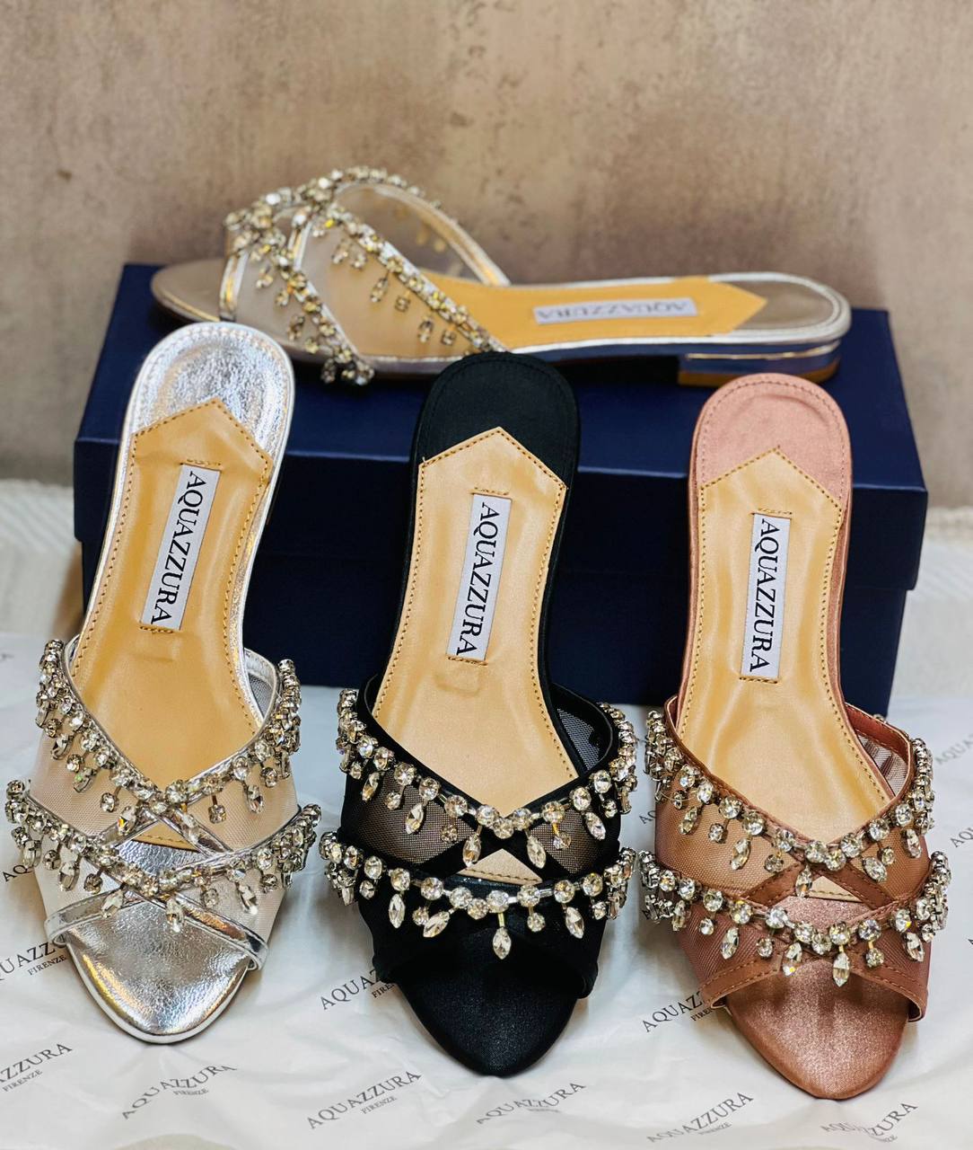 AQUAZZURA  
     FLAT    SLIPPER
SIZE 36-41 AVAILABLE 
150 dhs🪙🌨️
          GOOD QUALITY 😍

Zain88
♥️♥️♥️