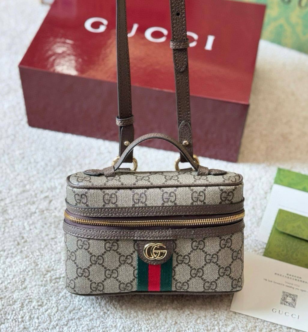 GUCCI 
COPY ONE 
170 dhs✅

Zain295
♥️♥️♥️