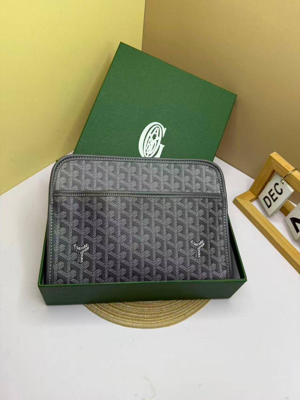 Goyard
25Cm High Quality 
80 dhs💓
With Box

Zain50
♥️♥️♥️
