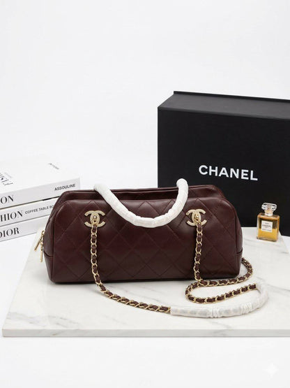 Chanel Bowling Bag,
ɢᴏʟᴅʜᴀʀᴅᴡᴀʀᴇ shoulder ʙᴀɢ
ᴡɪᴛʜout ʙᴏx
ʟᴇᴀᴛʜᴇʀ

sɪᴢᴇ:30ᴄᴍ
115 dhs🇦🇪🇦🇪

Zain56
♥️♥️♥️