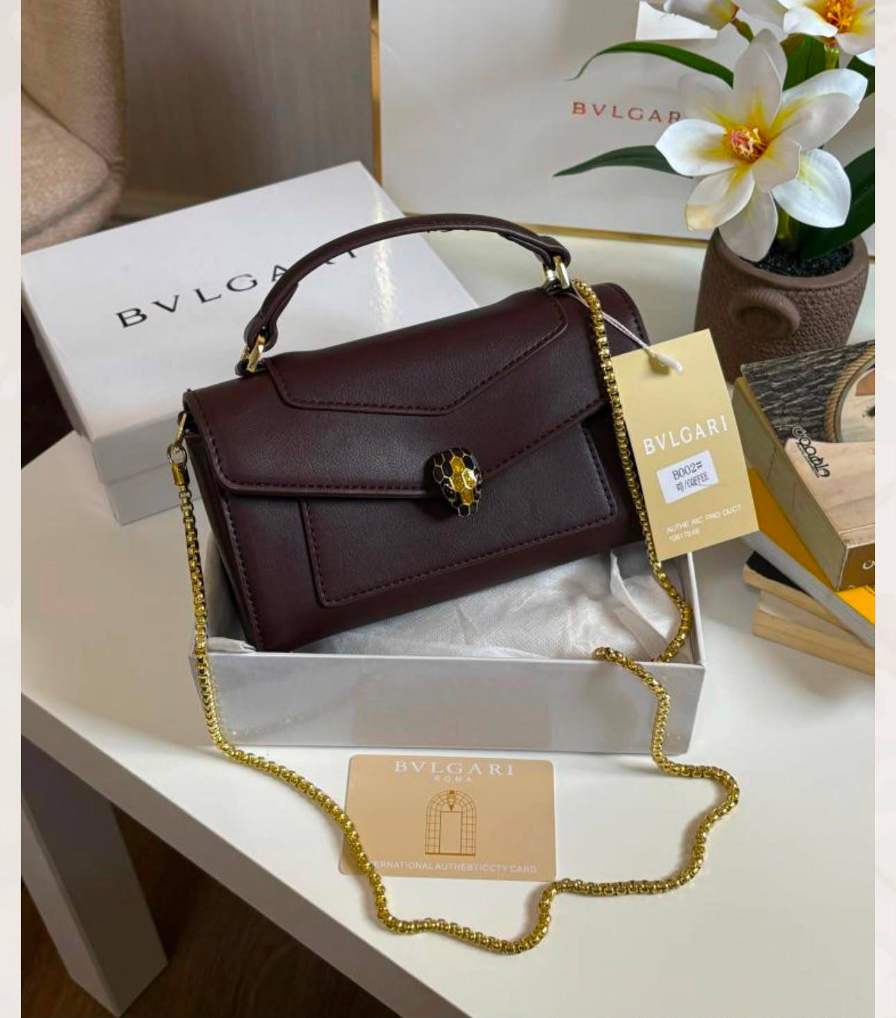 Bvlgari
105 dhs✅
Size：19CM
Good-quality with box

Zain35
♥️♥️♥️