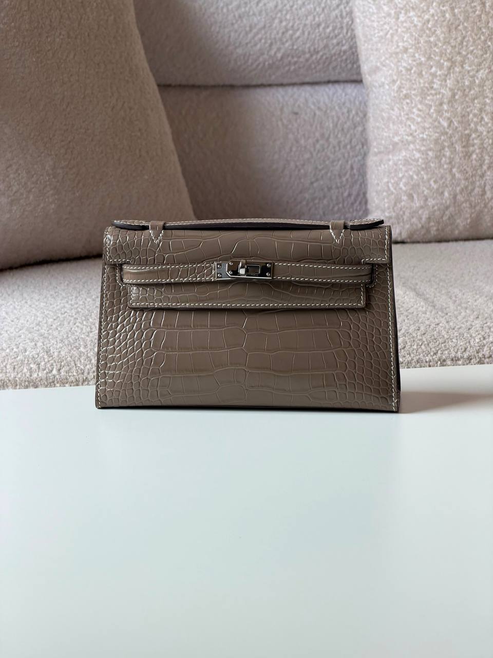 Hermes pochette 21cm💥Master quality ✅with box📦
610 dhs💓

Zain52
♥️♥️♥️