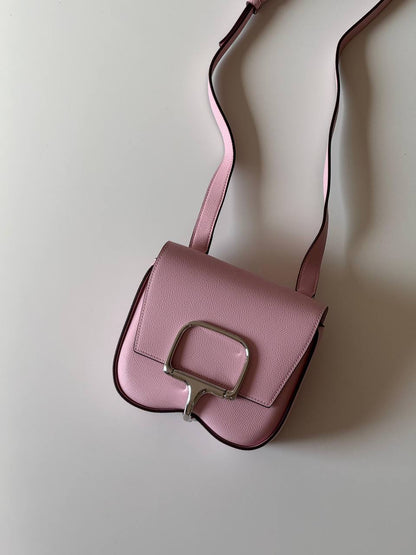 Hermes
della 17cm💥Master quality ✅with box📦
340 dhs🇦🇪

Zain52
♥️♥️♥️