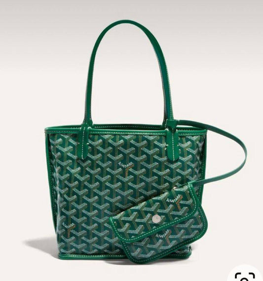 Goyard
good quality, 
size 30*20 cm 
80 dhs🪙💚

Zain12
♥️♥️♥️
