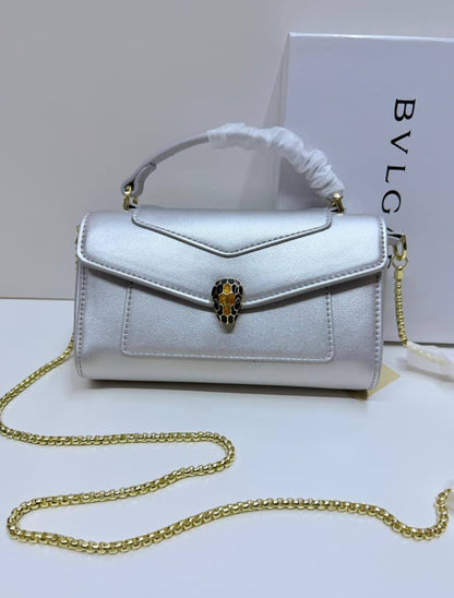 Bvlgari
110 dhs💓
with box
🎁🎁🎁

size 19×5×10cm

Zain213
♥️♥️♥️
