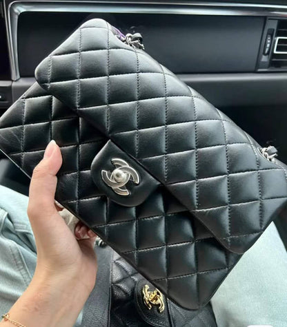 Chanel 
Good Quality 

With Box 
🎁🎁🎁

110 dhs🇦🇪

Zain250
♥️♥️♥️