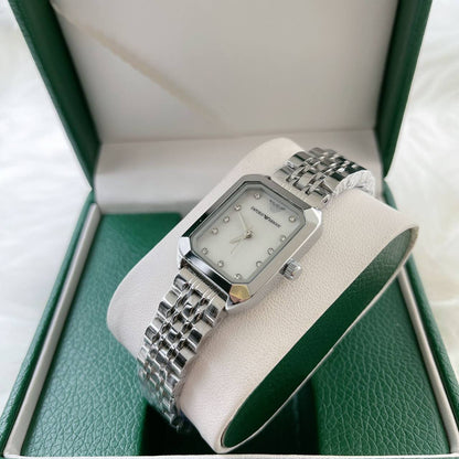 Ladies watch 
60 dhs🇦🇪

Zain45
♥️♥️♥️