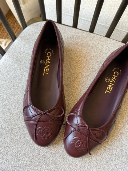 Chanel
𝑨𝑨𝑨 𝑸𝒖𝒂𝒍𝒊𝒕𝒚
𝑺𝒊𝒛𝒆 𝟑6 𝒕𝒐 𝟒2 
450 dhs✅

Zain81
♥️♥️♥️