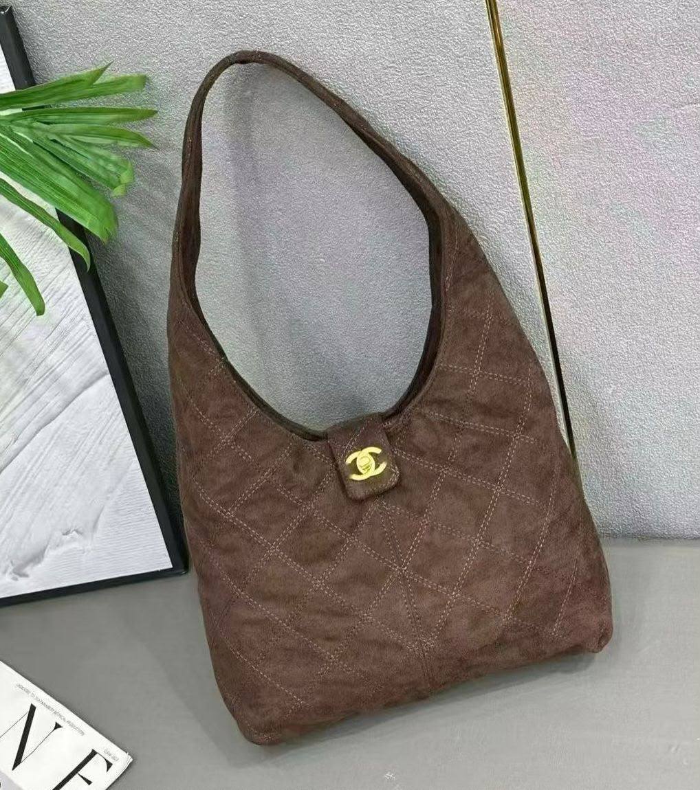 CHANEL 
COPY ONE 
SPECIAL  OFFER 
120 dhs💛

Zain295
♥️♥️♥️