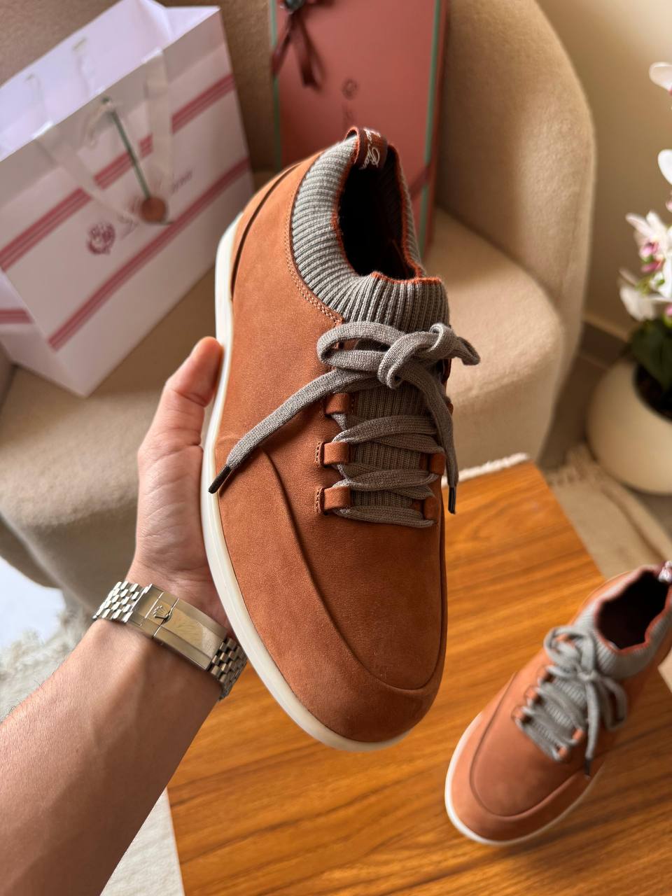 LORO PIANA
*360 LP*
*AAA QUALITY*
*size: 40 to 46 
450 dhs🪙💚

Zain185
♥️♥️♥️