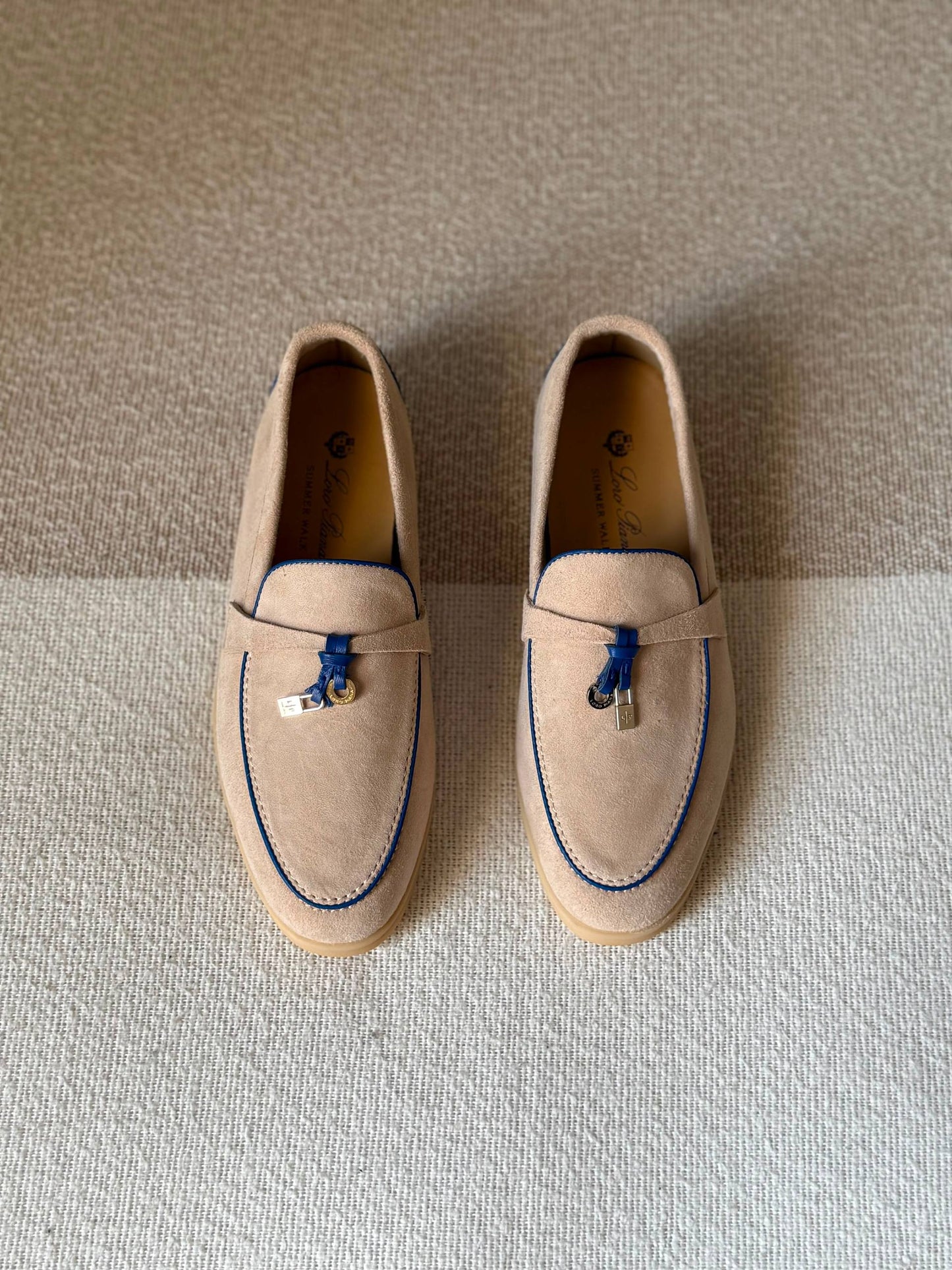 Loro Piana
Super Master
Size 36 to 41
450 dhs✅

Zain288
♥️♥️♥️