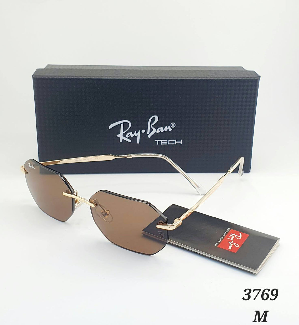 Sunglasses 

55 dhs🇦🇪🇦🇪🇦🇪

Zain182
♥️♥️♥️