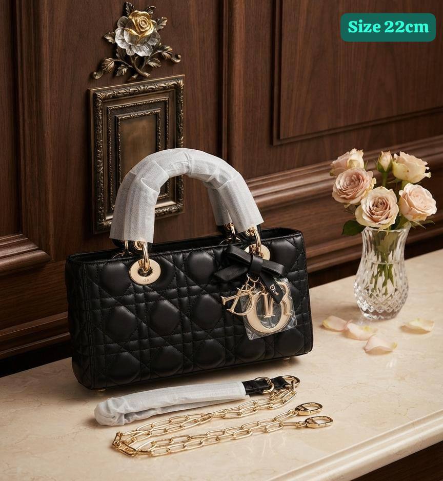 Dior
High quality
With box 
130 dhs🇦🇪🇦🇪

Zain50
♥️♥️♥️