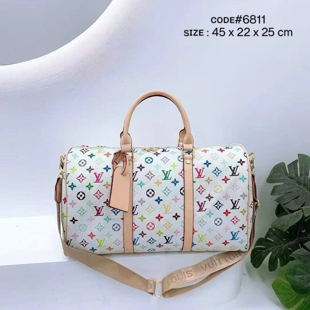 LV / GUCCI
TRAVELLING BAG
ᴄᴀɴᴠᴀss ᴍᴀᴛᴇʀɪᴀʟ
sɪᴢᴇ : 55 cm

70 dhs❣️

Zain31
♥️♥️♥️