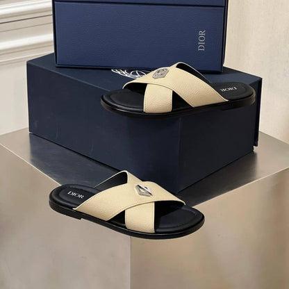 DIOR MAN 
Size 40-45
105 dhs❤️

Zain40
♥️♥️♥️